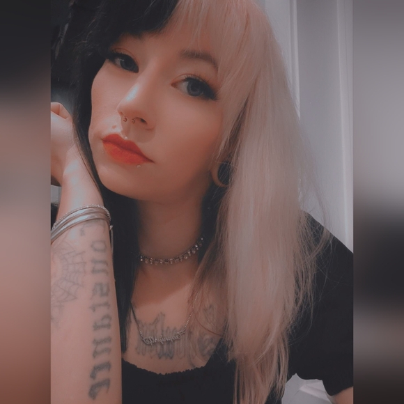 π€ Your Posh Ambassador: Amanda π€ - Picture 2 of 4